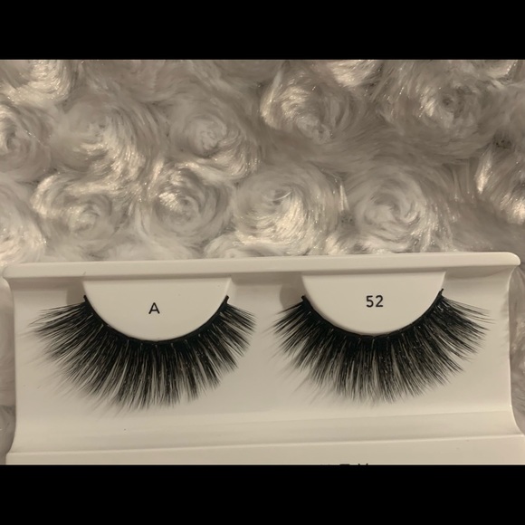 π Host Pick π 3D FAUX MINK LASHES - Picture 5 of 6